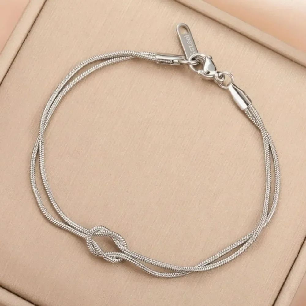 🔸️⏭️NIB Stainless Steel Love Knot Friendship Bracelet